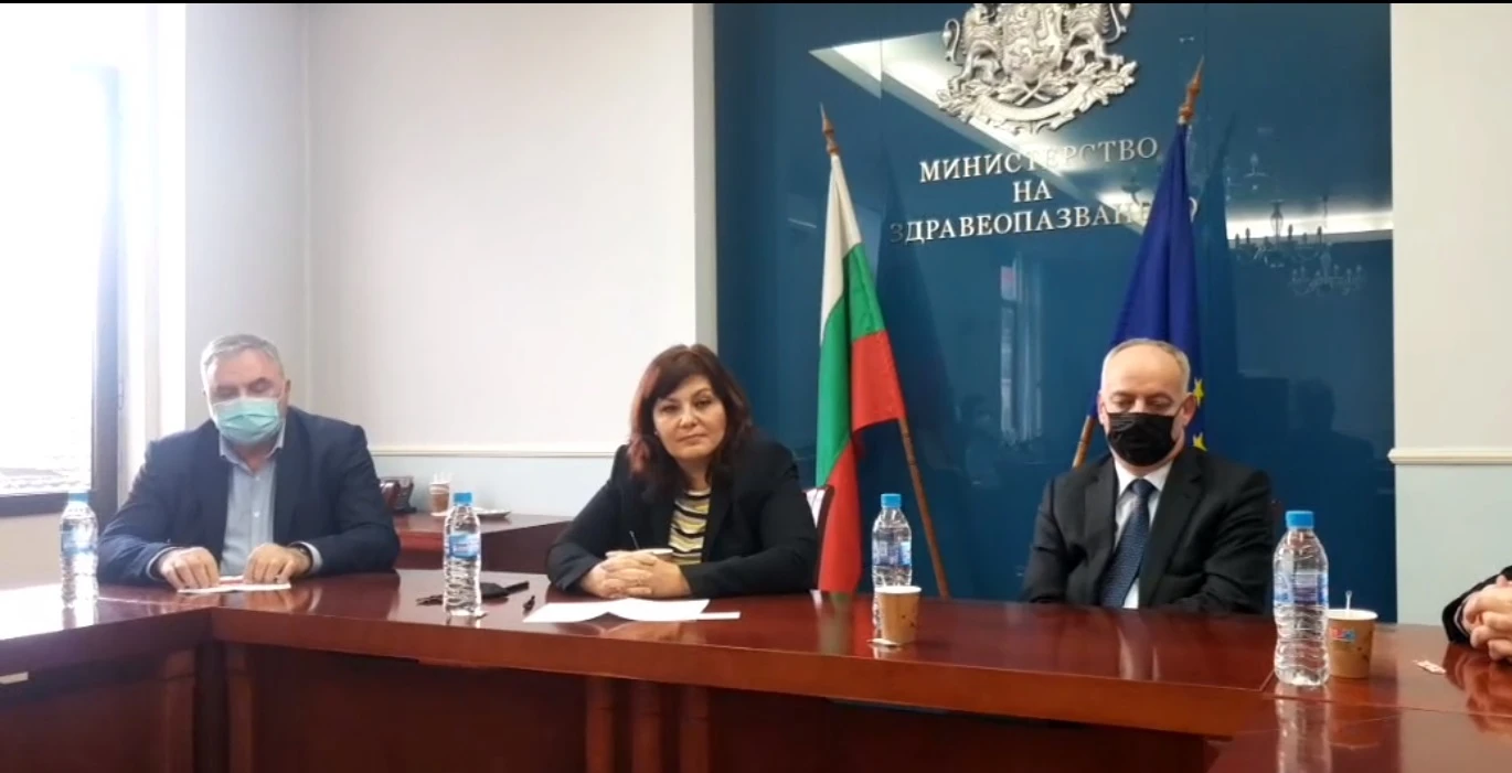 НА ЖИВО: „Възраждане“ пита Асена Сербезова дали би отменила зеления сертификат