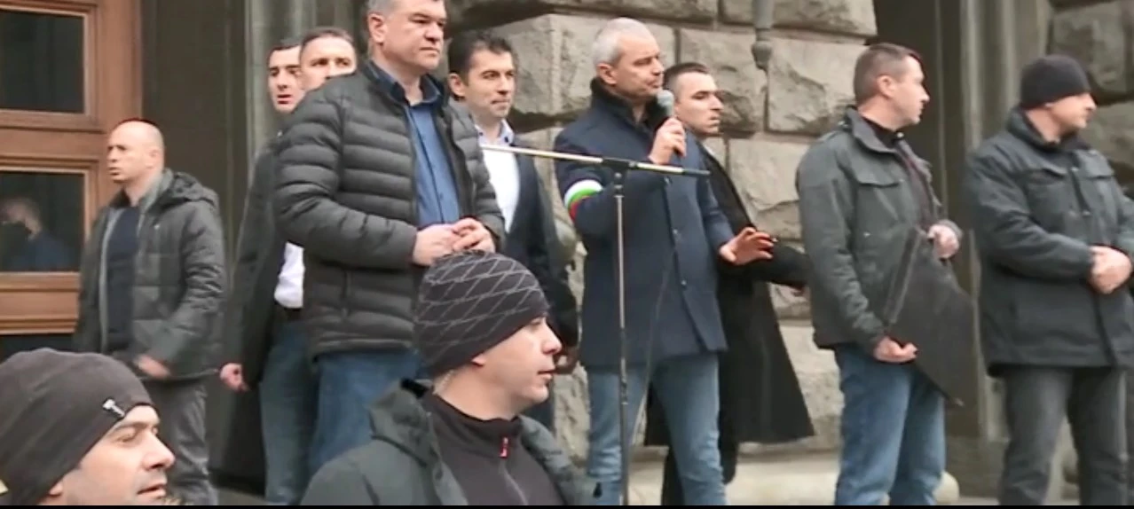 Кирил Петков към протестиращите: Стига сме се делили на сто различни парчета (ВИДЕО)