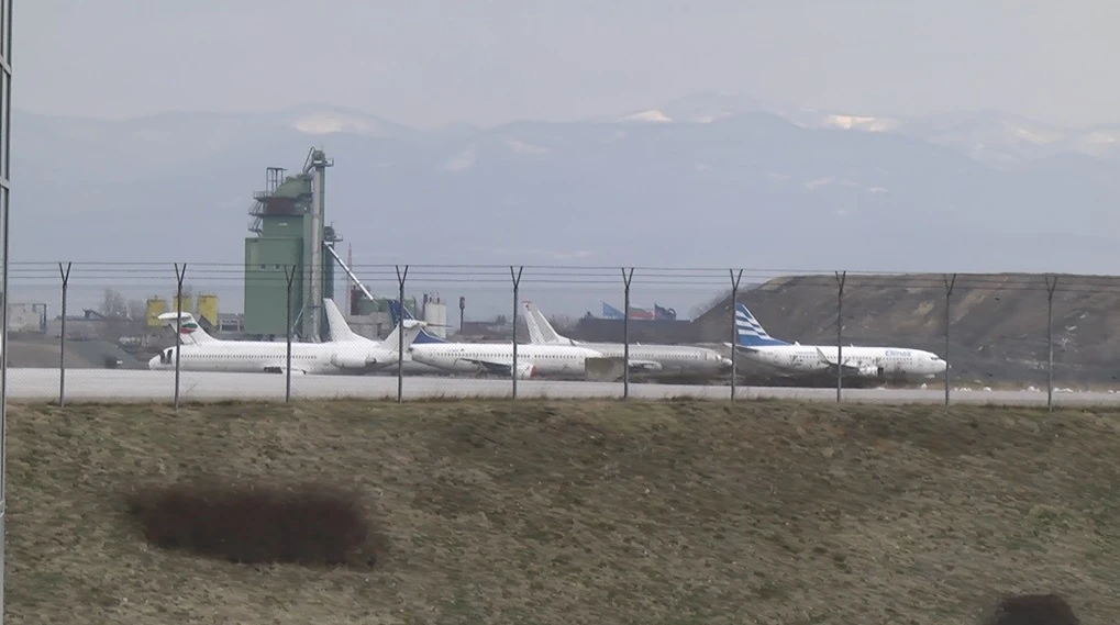 Специален полет с руски граждани отпътува за Русия (ВИДЕО)