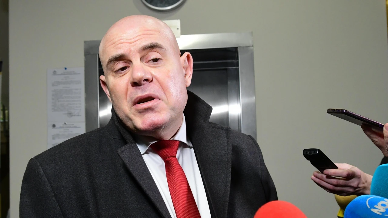 ИЗВЪНРЕДНО: ВСС отложи решението за Гешев, за да се създадат процедурни правила