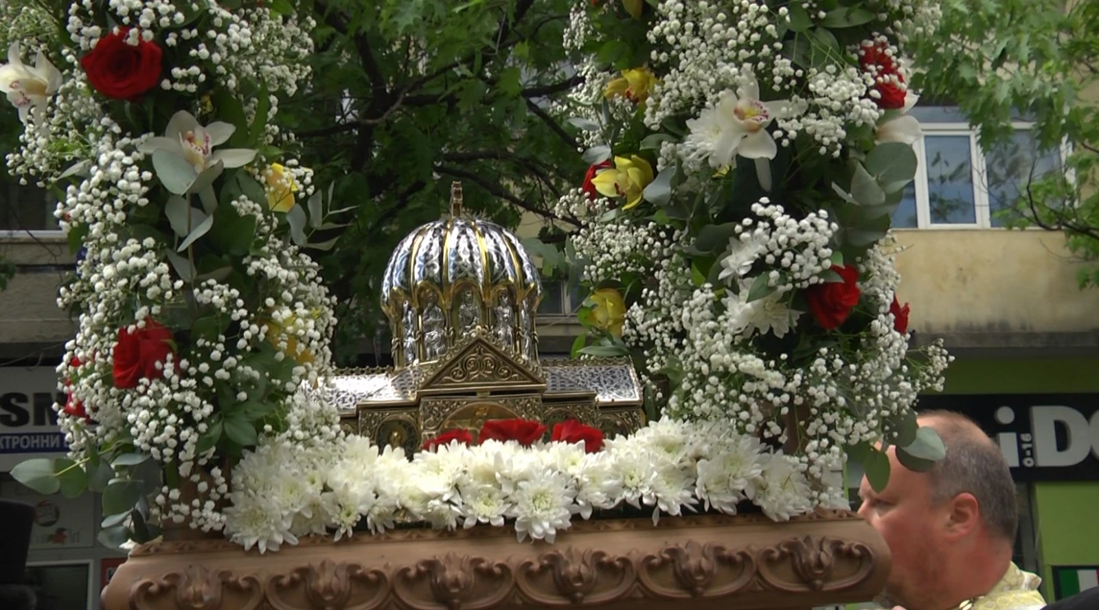 Мощите на Св.Св. Кирил и Методий пристигнаха в София (ВИДЕО)