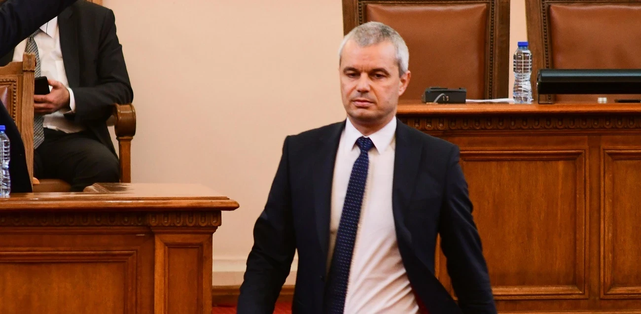 Костадинов за протестиращите в подкрепа на Минчев: Фашистка измет (ВИДЕО)