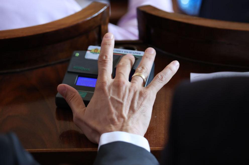 ИЗВЪНРЕДНО: Прокуратурата разследва депутат и бивш вътрешен министър за пране на пари