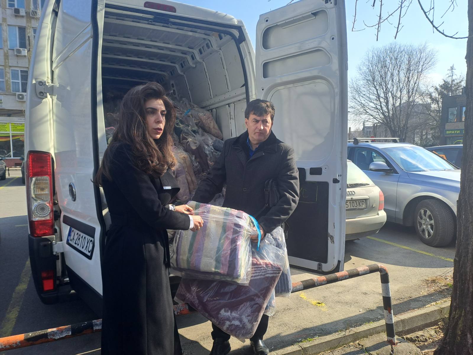 Първа пратка с помощи от дарителската кампания на прокурори и на следователи замина за Турция