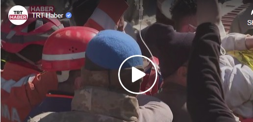 (Видео) Сълзи от радост. Спасиха 17-годишно момиче след 10 дена под развалините