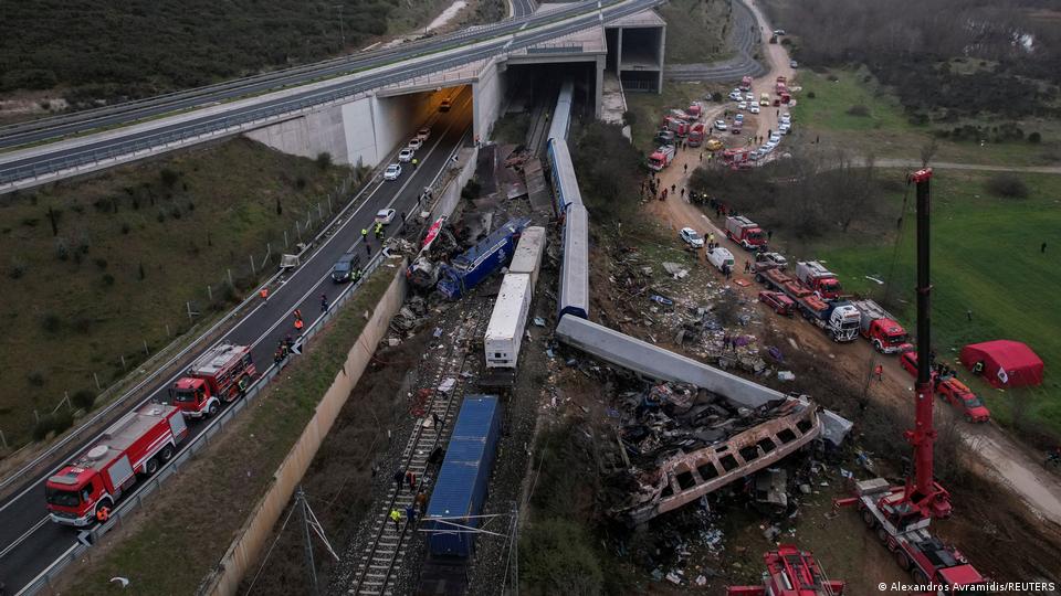 Двама българи са ранени при влаковата катастрофа в Гърция