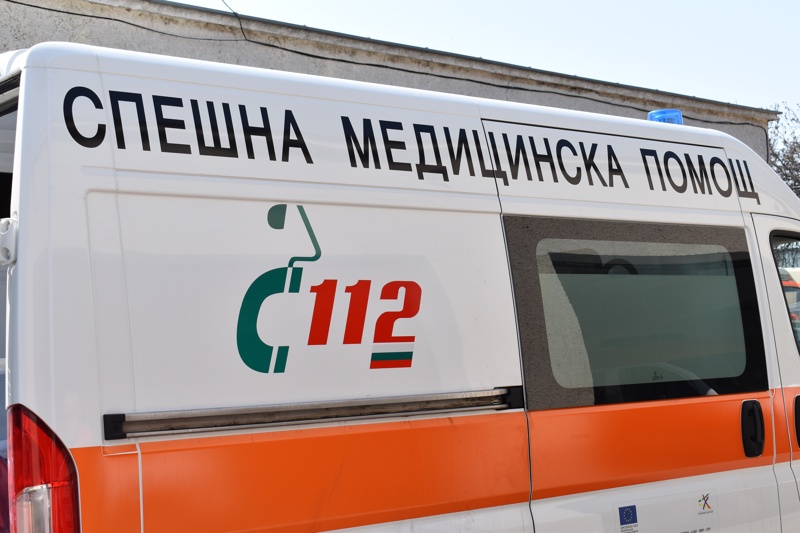Намушкаха с нож 18-годишно момче заради спор на пътя - Евроком
