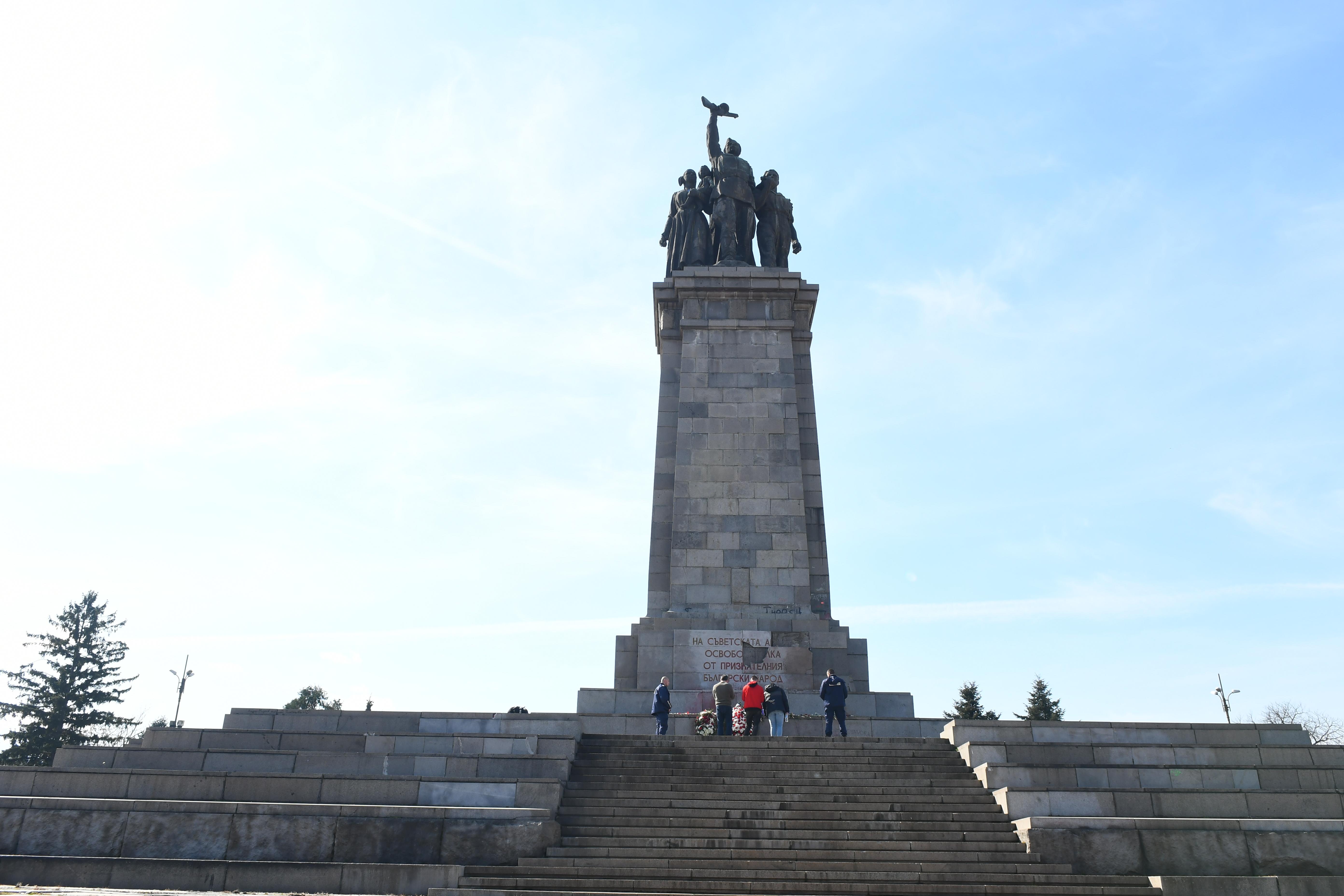 ИЗВЪНРЕДНО: Столичният общински съвет реши съдбата на Паметника на Съветската армия