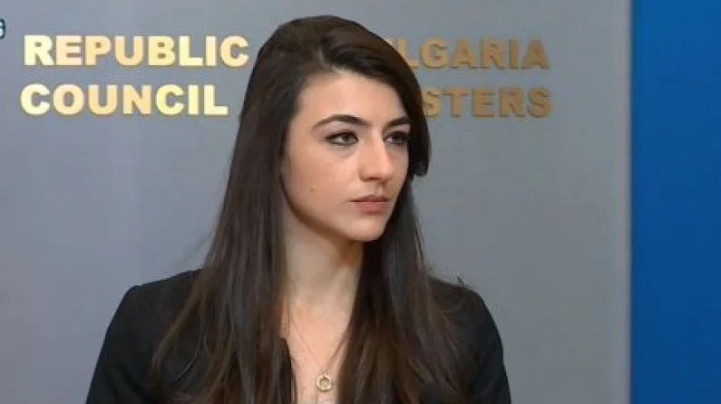 Бориславова за преговорите с ГЕРБ-СДС: Опитваме се да направим така, че да има работещ Парламент