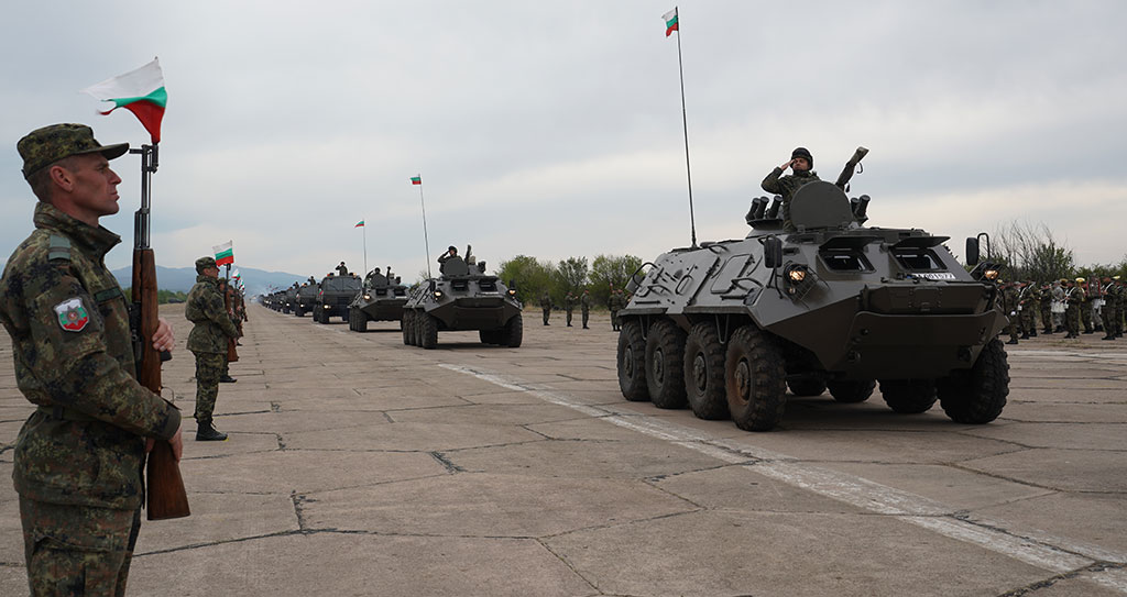 Подготовка за 6 май: Празникът на Българската армия ще бъде отбелязан с военен парад