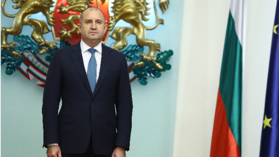 НА ЖИВО: Румен Радев връчва първия мандат на ГЕРБ-СДС