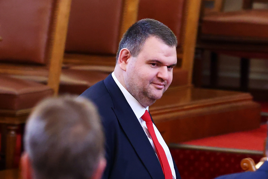 Протест пред Народното събрание заради Делян Пеевски